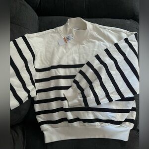 Women’s sweatshirt